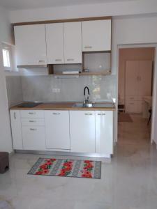 Apartment with Terrace and Garden