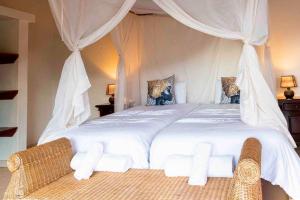 Amazing mountain views! Solar powered!