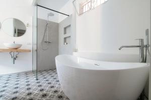 Silvia Como House - The House Of Travelers