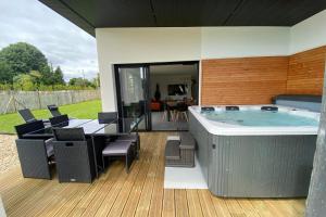 CARANTEC MAISON NEUVE JACUZZI JARDIN 6 Personnes