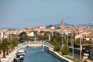 Campings Mobilhome a Frejus a 15 minute de la mer sur terrain independant : photos des chambres