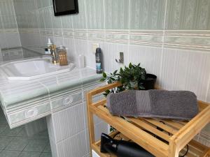 Parkplätze, Einzelbetten, 2 Balkone, fast Wi-Fi 100 Mbit, Homeoffice, Aufzug, lichtdurchflutet, Panoramablick