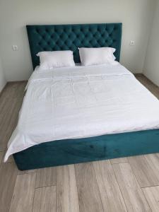 New stylish 2 bedroom - Apartment in New building