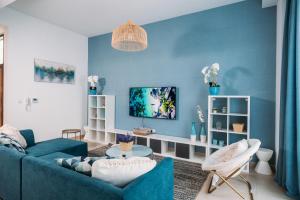 Family vacation villa with private pool and access to beach