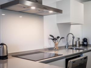 Casares Green 2384