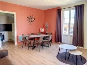 Vittel Spacieux 2 pièces Rénové - Confortable - Vue - 200 mètres Thermes - 孔特雷克塞维尔