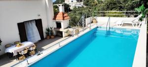 Holiday home (8+1) with Pool and amazing sea view