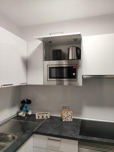 PARADISE BEACH Apartment, with wifi and stunning sea views