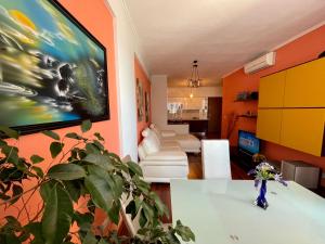 ILLYRIA SQUARE - CITY CENTER APT - WIFI 500 mbs