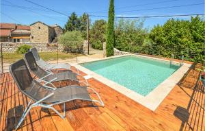 Maisons de vacances Amazing home in Bordezac with 3 Bedrooms, WiFi and Outdoor swimming pool : photos des chambres