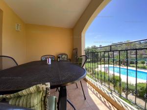 Location 3 chambres avec piscine, tennis et garage - Clim, Terrasse et Proche Plage - FR-1-100-279