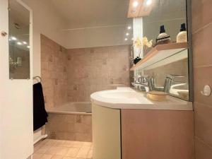 Appartements Charmant 2 pieces avec balcon expose sud, proche centre-ville et telecabine – Briancon - FR-1-330C-131 : photos des chambres