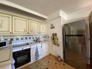 Location 3 chambres avec piscine, tennis et garage - Clim, Terrasse et Proche Plage - FR-1-100-279