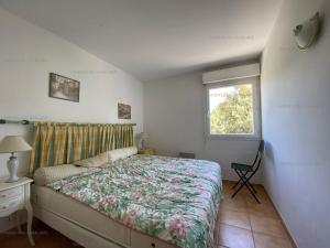 Location 3 chambres avec piscine, tennis et garage - Clim, Terrasse et Proche Plage - FR-1-100-279