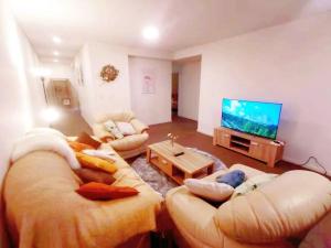 温馨舒适3房公寓 1分钟火车站 20分钟到市中心 楼下大型超市woolworth