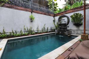 Secret House: a Hidden Paradise for Young Couple