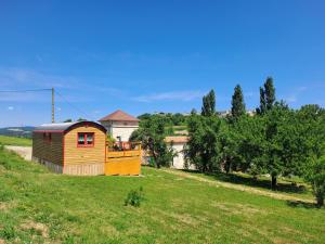 Maisons de vacances La roulotte du tonnelier : photos des chambres