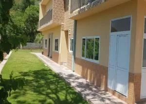 Roof Top Resort -Sun Rise Room - Tret