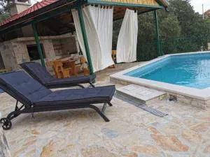 Marina Stone House - Jarebinjak