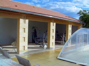 Maisons de vacances Luxury caravan for six people - private swimming pool : photos des chambres