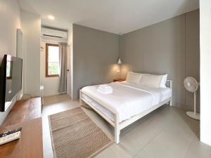 Phòng Tiêu Chuẩn Giường Đôi Lớn (Standard Queen Room)
