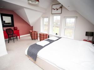 Deluxe Twin Room room in LakeSide House
