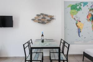 Aegean style, city center studio next to Acropolis