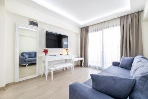 Suite with Balcony room in PRINCESS KINLI APART OTEL