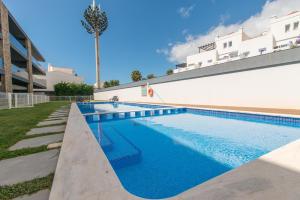 800m from the boat to Praia das Cabanas, with Pool, Terrace, Wifi and air con