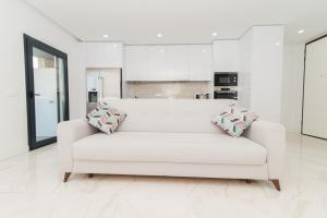 800m from the boat to Praia das Cabanas, with Pool, Terrace, Wifi and air con