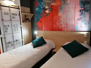 Hotels Kyriad Direct Martigues : photos des chambres