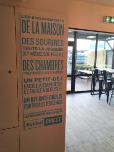 Hotels Kyriad Direct Martigues : photos des chambres