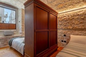 Apartment 6
