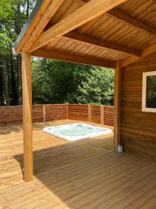 Chalets Camping le Soleil : photos des chambres