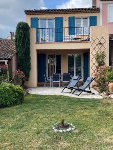 Maisons de vacances Le Domaine Du Golf YourHostHelper : photos des chambres