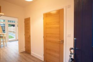 New stylish 4 bed house moments from Clacton beach