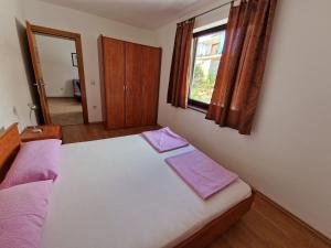Apartments Lacic 3 