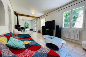 Maisons de vacances House in a green setting with swimming pool : photos des chambres