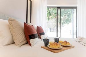 Paraíso -1B w AC & Patio by LovelyStay