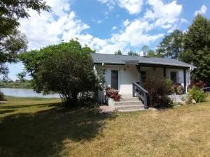 Dom nad jeziorem Suszewskim, Świętne. - Anastazewo