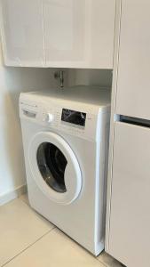 New 2BR Georgetown Warm and Lovely Homestay 10pax-无敌美景两房民宿 Beacon Executive Suite