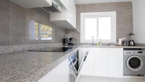 Open plan modern apartment with sea views in Miraflores, Mijas Costa