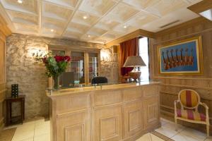 Hotels Elysees Niel Hotel : photos des chambres