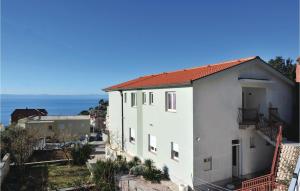 Awesome Apartment In Makarska With 2 Bedrooms And Wifi