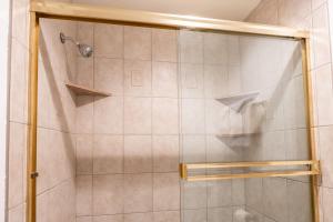 Chamonix 24 is a 2bed plus loft 3 bath Upgraded Canyon Ldge Nearly Ski in Ski Out Sleeps 8