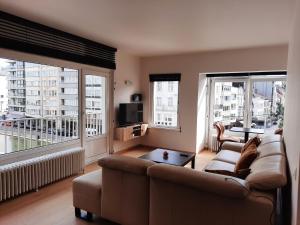 Lichtrijk en comfortabel hoekappartement met gratis parking en zeer centraal gelegen - Comme Chez Soi