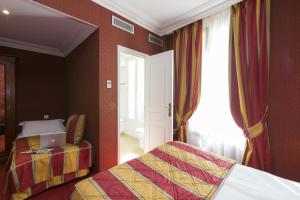 Hotels Elysees Niel Hotel : Chambre Triple