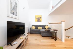 Edinburgh Modern 3-Storey 3-Bedroom City Apartment