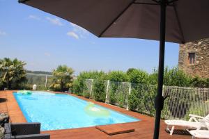 Maisons de vacances La Vieille Grange avec piscine et jardin : photos des chambres