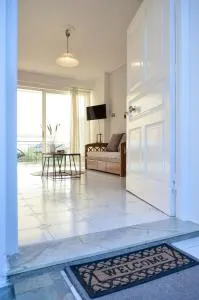 Minimal Sea House - Akrogiali